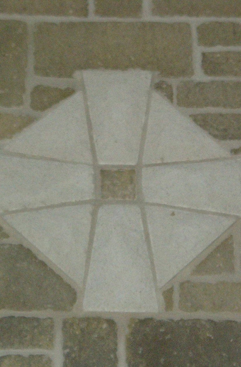 key stone pattern out of natural stone